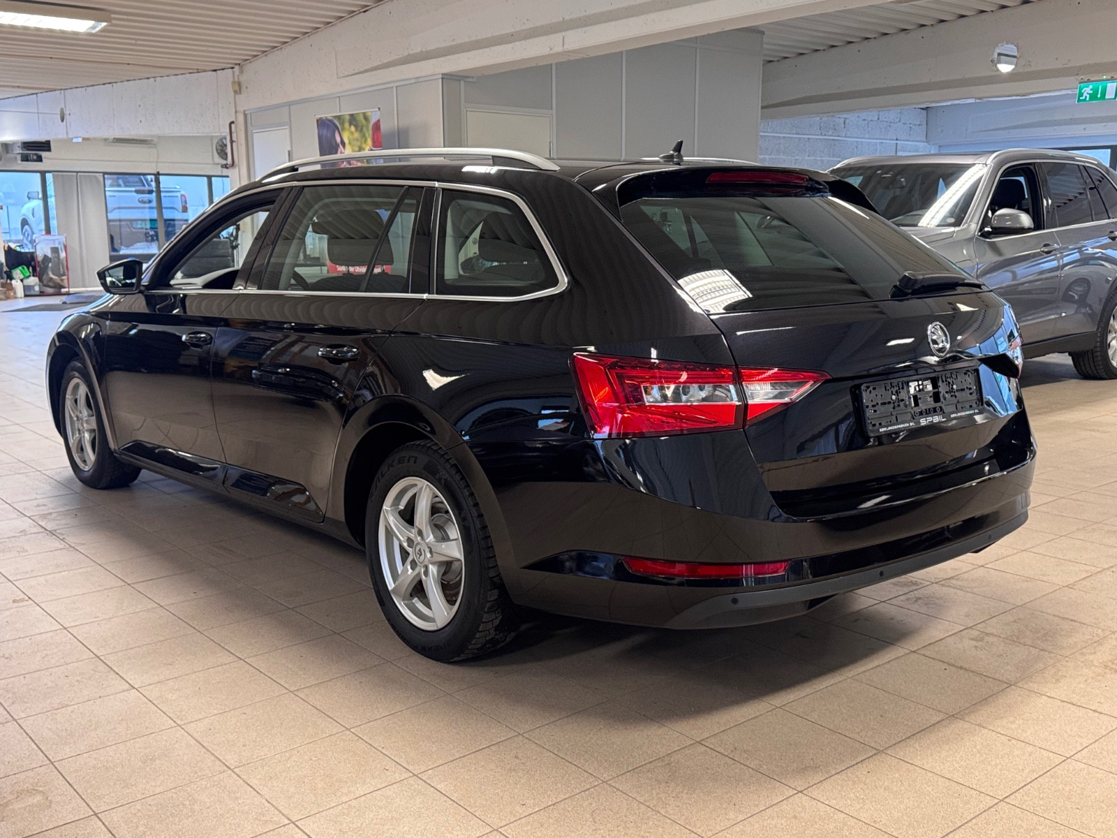 Skoda Superb 120Hk DSG Cruise Xenon Navi P.Sensorer Webasto EU12/26 3
