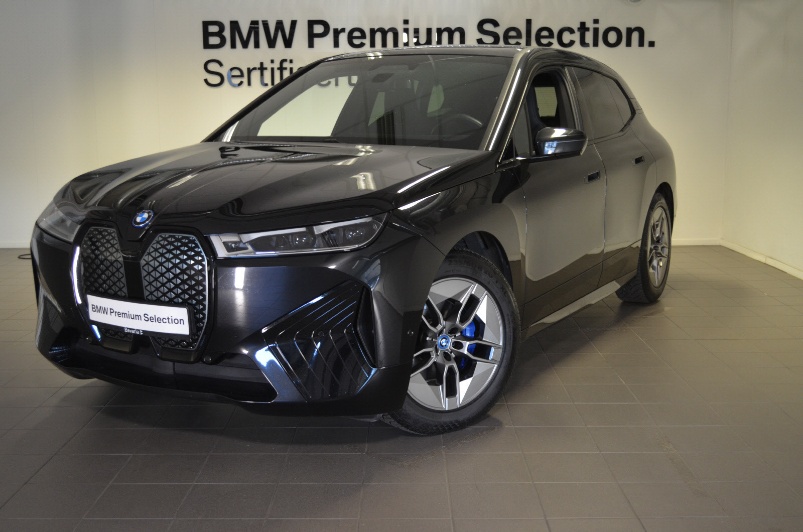 BMW iX xDrive 40 Fully Charged