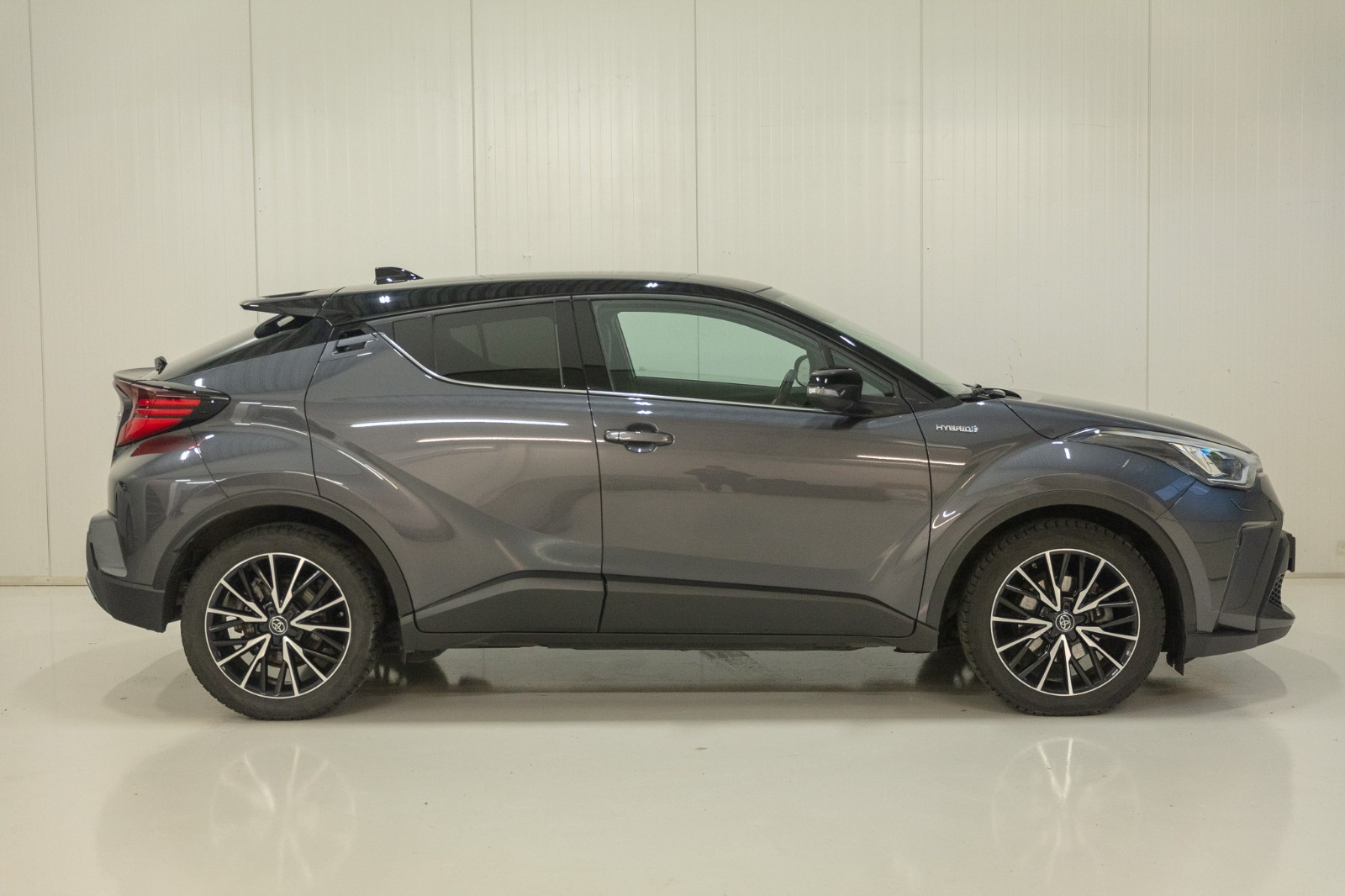 Toyota C-HR 2,0i Hybrid Loung Tech 184hk/Ny service/RELAX garanti/+ 2
