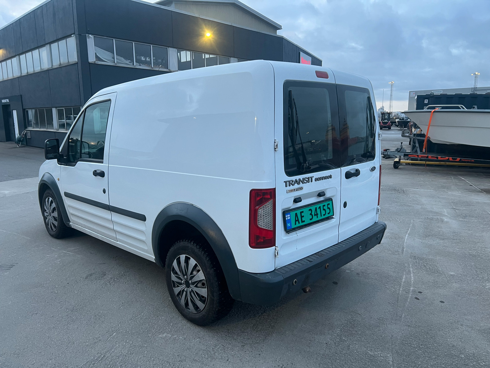 Ford Transit Connect T220 D Base 1,8 TDCi 75 hk DPF 3