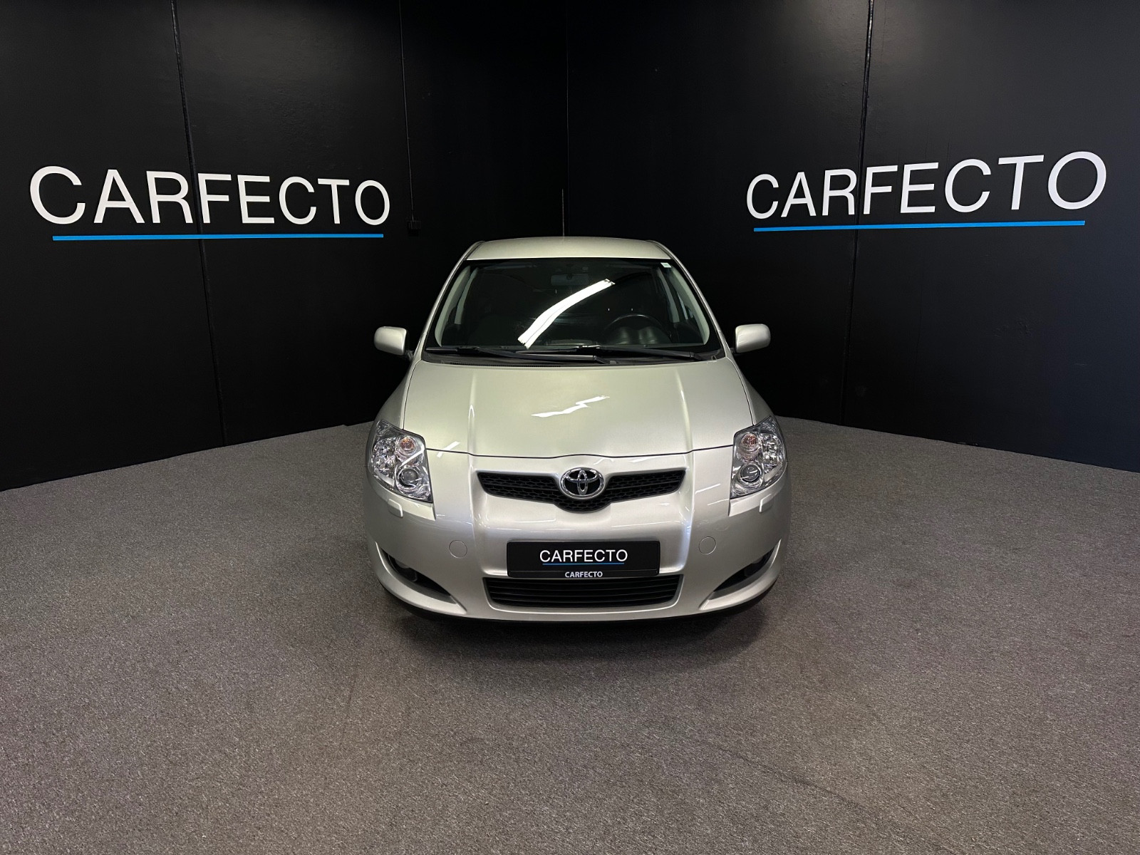 Toyota Auris 1.4D-90HK/AUTOMAT/EU27/VELHOLDT/LAVKM 2