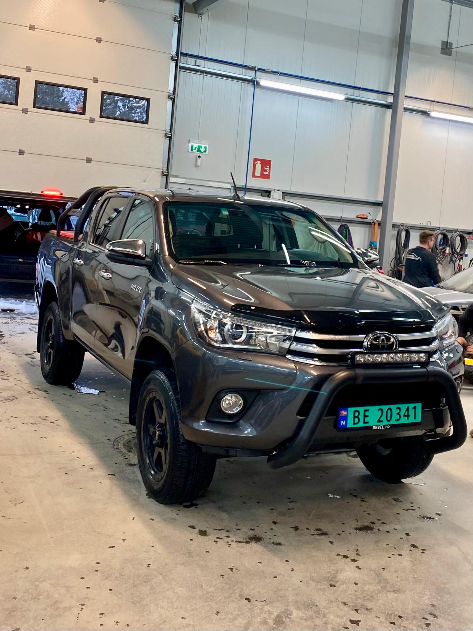 Toyota HiLux D-4D 150hk D-Cab 4WD SR+ aut