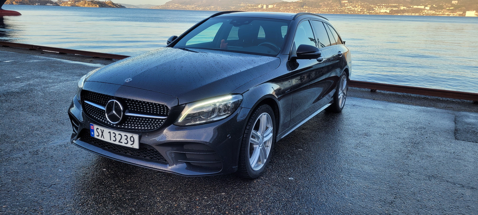 Mercedes-Benz C-Klasse AMG/Nattpakke/ACC/Burmester/Panorama/MultibeamLED/Krok