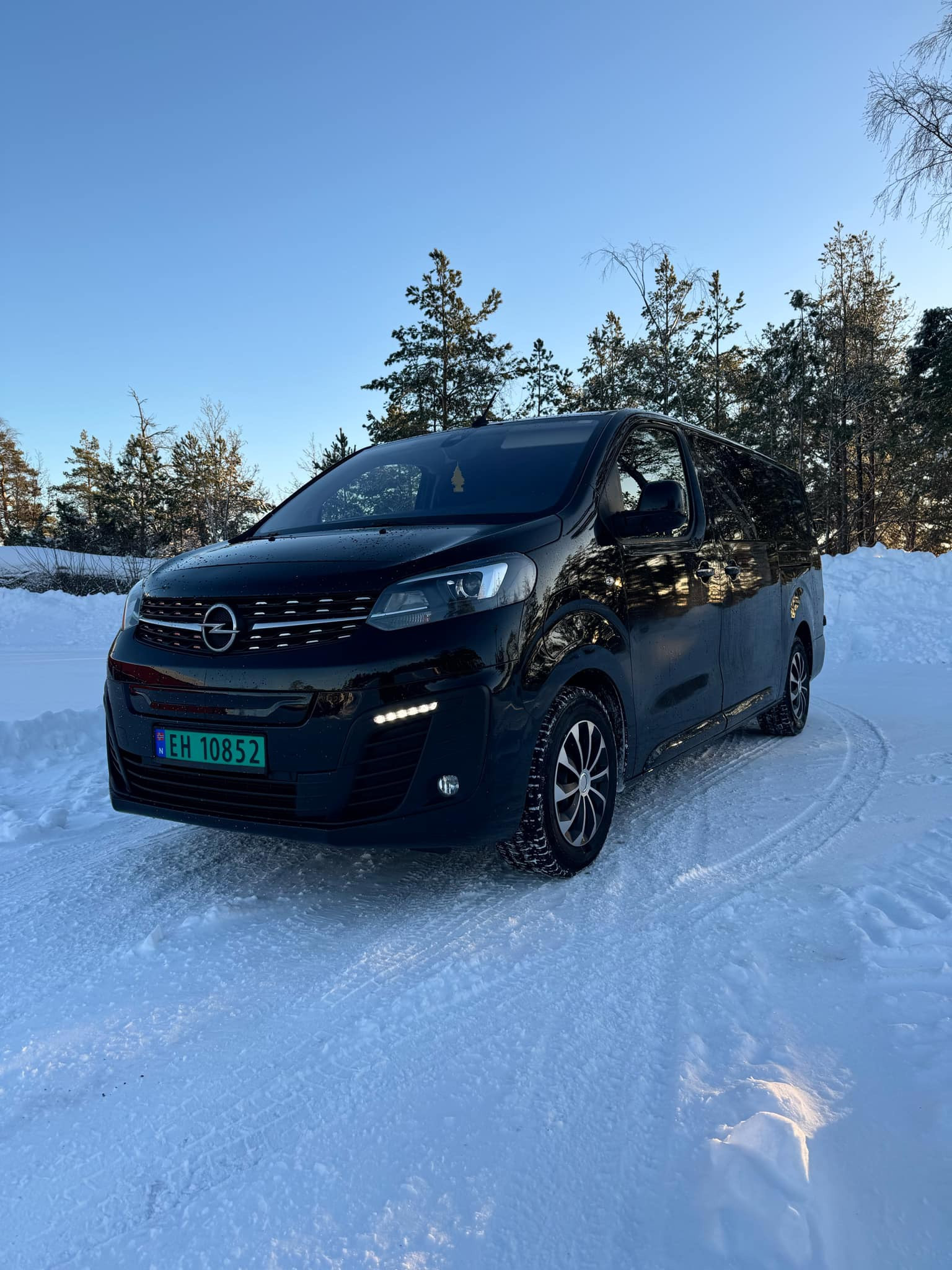 Opel Vivaro Elite L3 75 kWh 136hk 2
