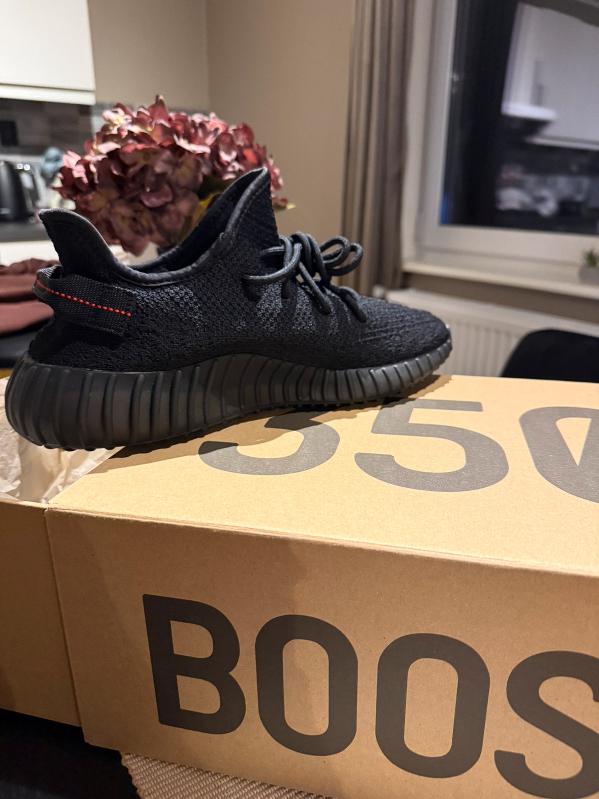 Adidas Yeezy Boost 350 V2 Bred OG | FINN-torget