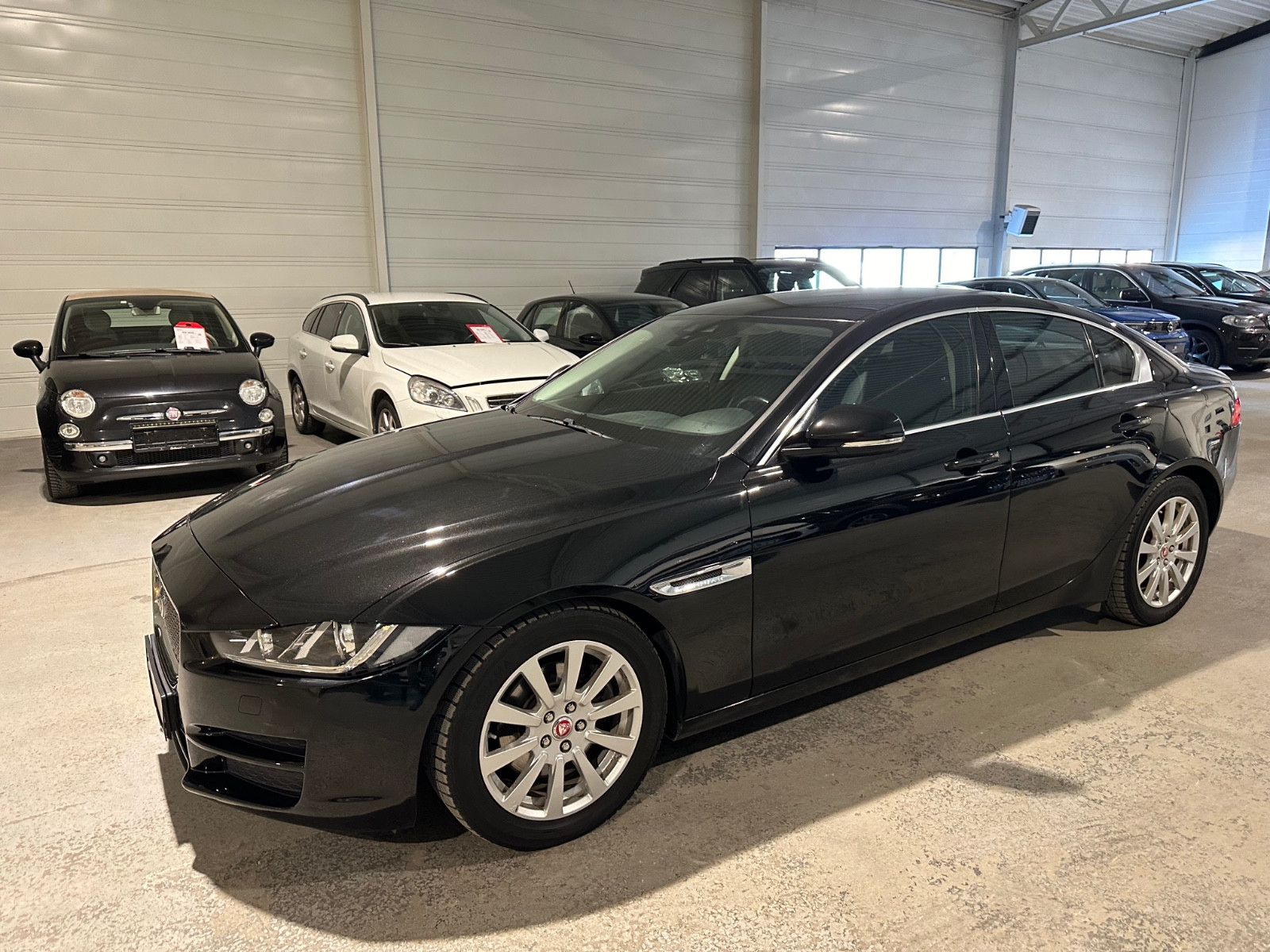 Jaguar XE Jaguar XE 163hk Skinn|Webasto|Kamera|Navi 2