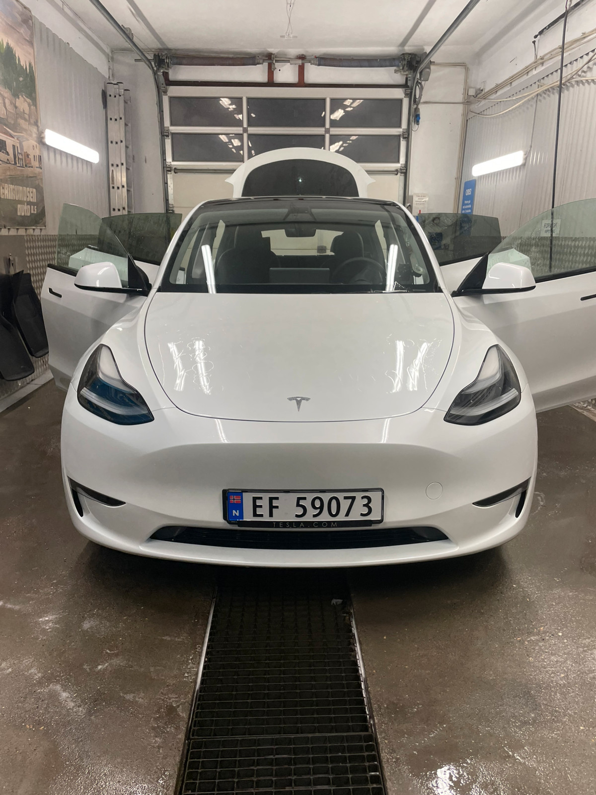 Tesla Model Y Long Range AWD 2