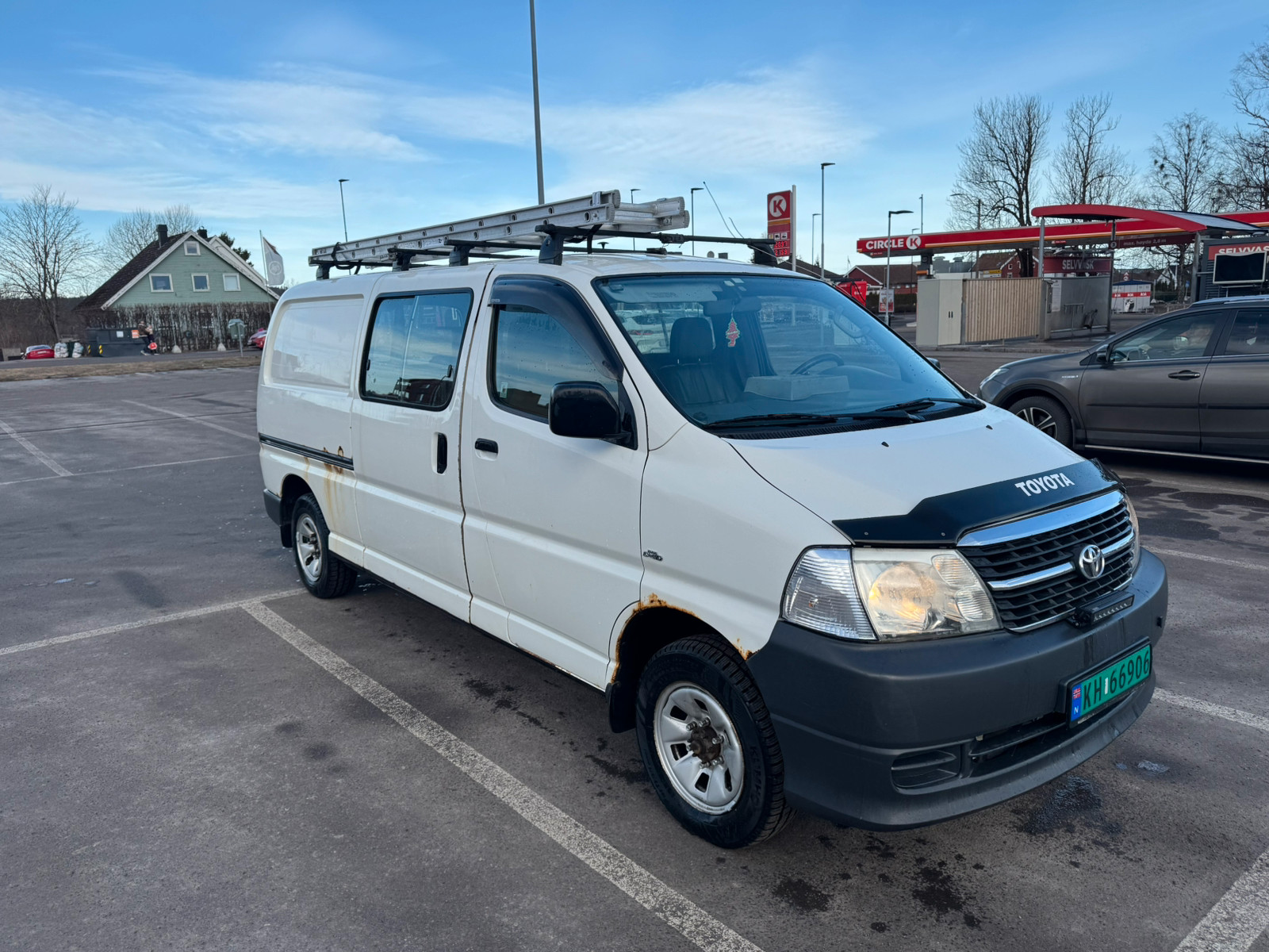 Toyota HiAce D-4D 5-d 117hk 4WD lang 3