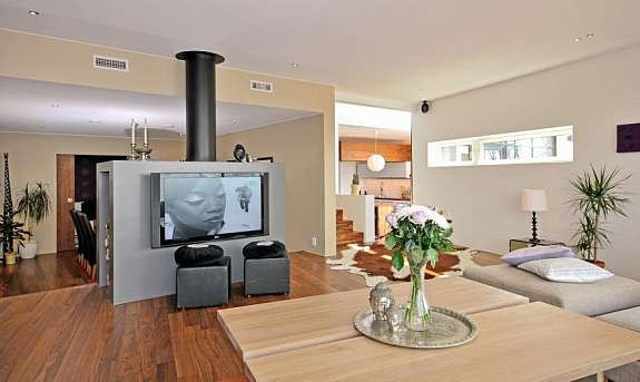 Spisestue sett fra stue Galleribilde