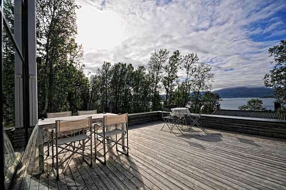 Utsikt mot sørvest fra terrasse 1. plan. Galleribilde