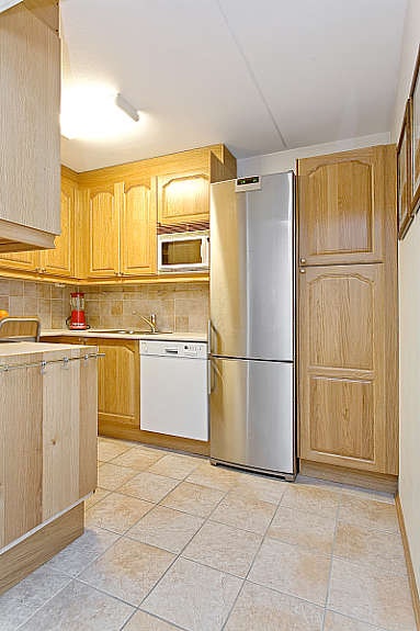 Inngang til kjøkken fra stue. Galleribilde