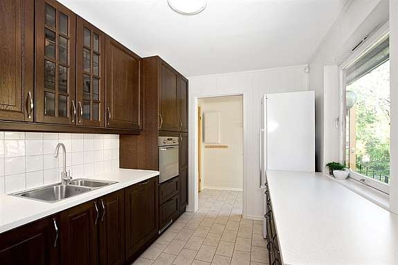 Pent nyoppusset kjøkken. Eget grovkjøkken, smart innredet med skapplass. Galleribilde