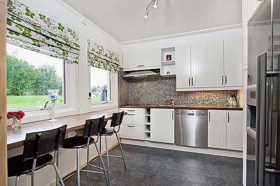 Kjøkken med spiseplass Galleribilde