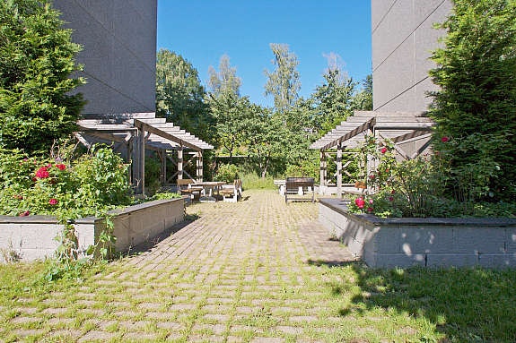 Uteplass for grilling etc. Galleribilde