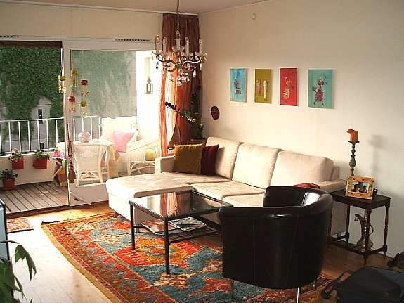 Store vindusflater som slipper inn godt med lys Galleribilde