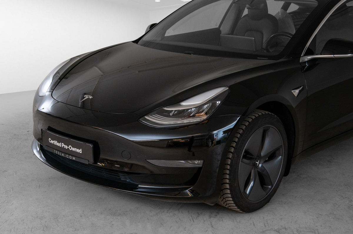 Tesla Model 3 Long Range AWD 3