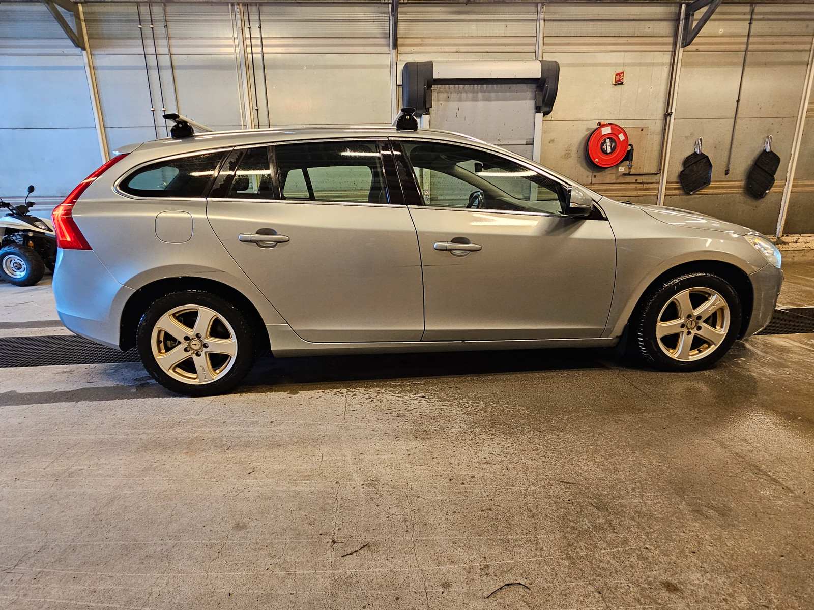 Volvo V60 DRIVe Summum 2