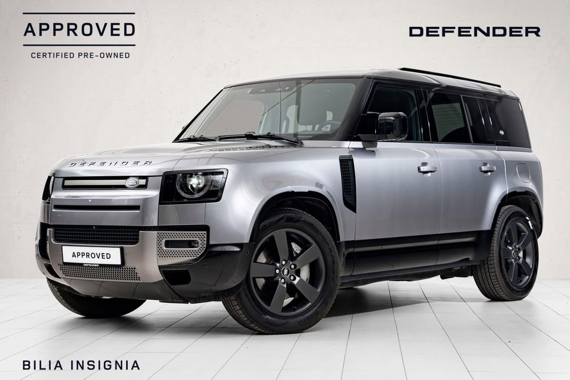 Defender 110 P400e i Eiger Grey med 22" felger og sort kontrasttak.