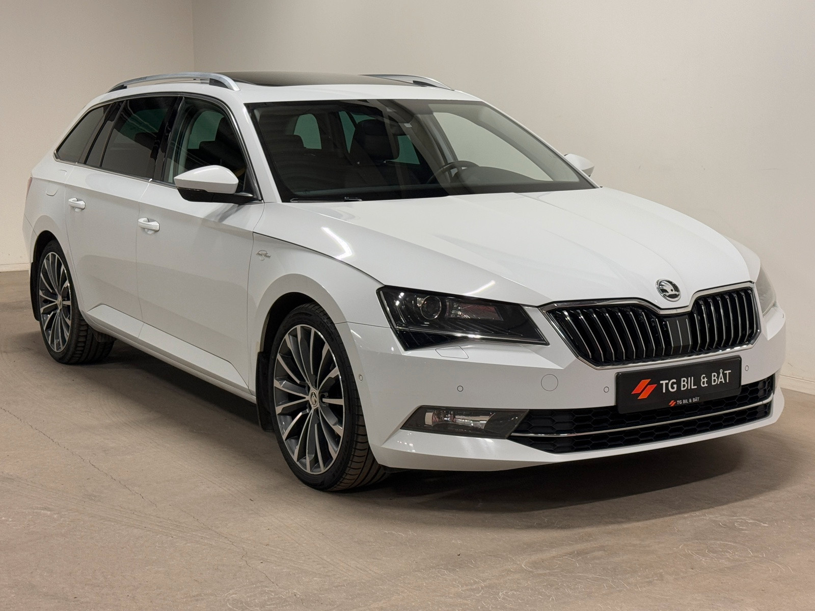 Skoda Superb 2.0TDi 190HK L&K 4x4 DSG - ACC/WEB./CANTON/RYGGE/KROK++ 2