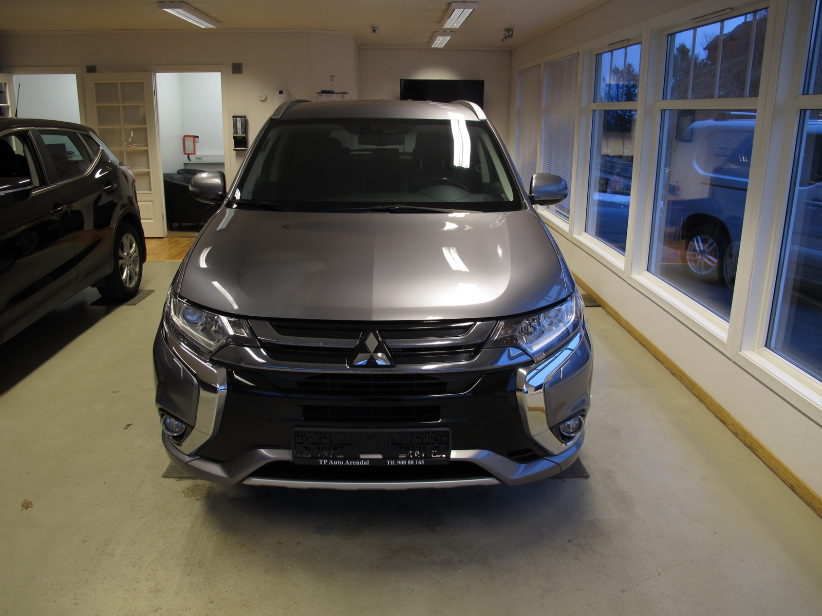 Mitsubishi Outlander 2.0Hybrid 202HK.  NY EU Til 2027 3