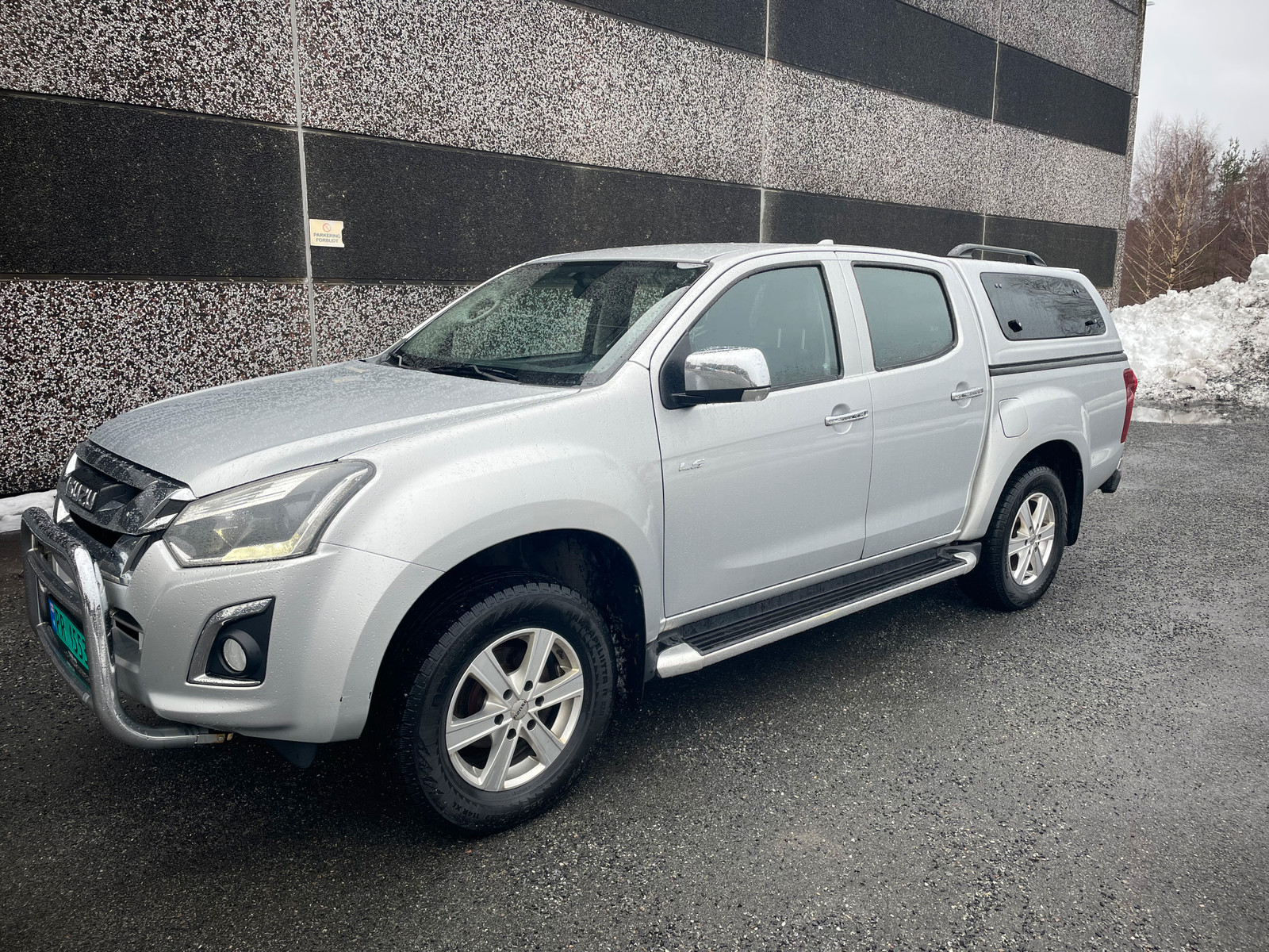 Isuzu D-max 1,9 Dobbel Cab Black Edition 4d aut Meget pen Servicer 2