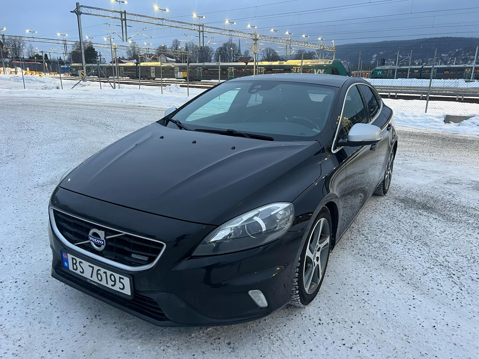 Volvo V40 D2 R-Design aut 3