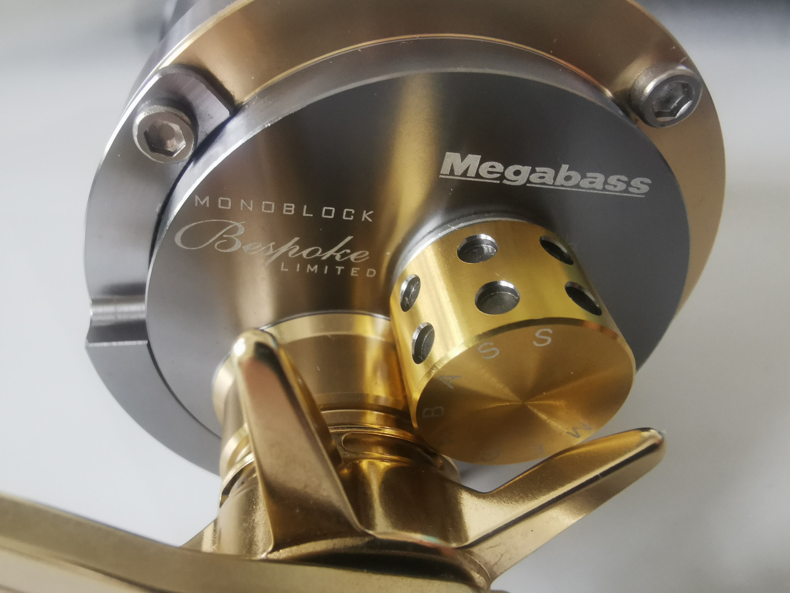 Megabass GRIGIO TITANIO Monoblock Bespoke Limited | FINN-torget