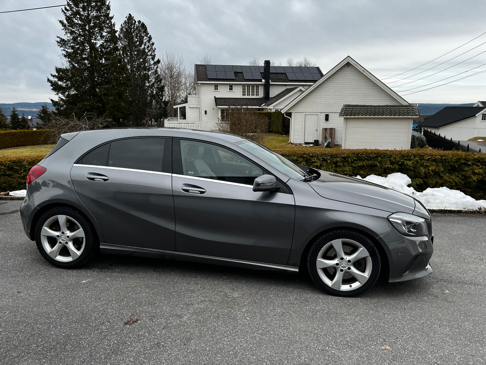 Mercedes-Benz A-Klasse 4MATIC aut 3