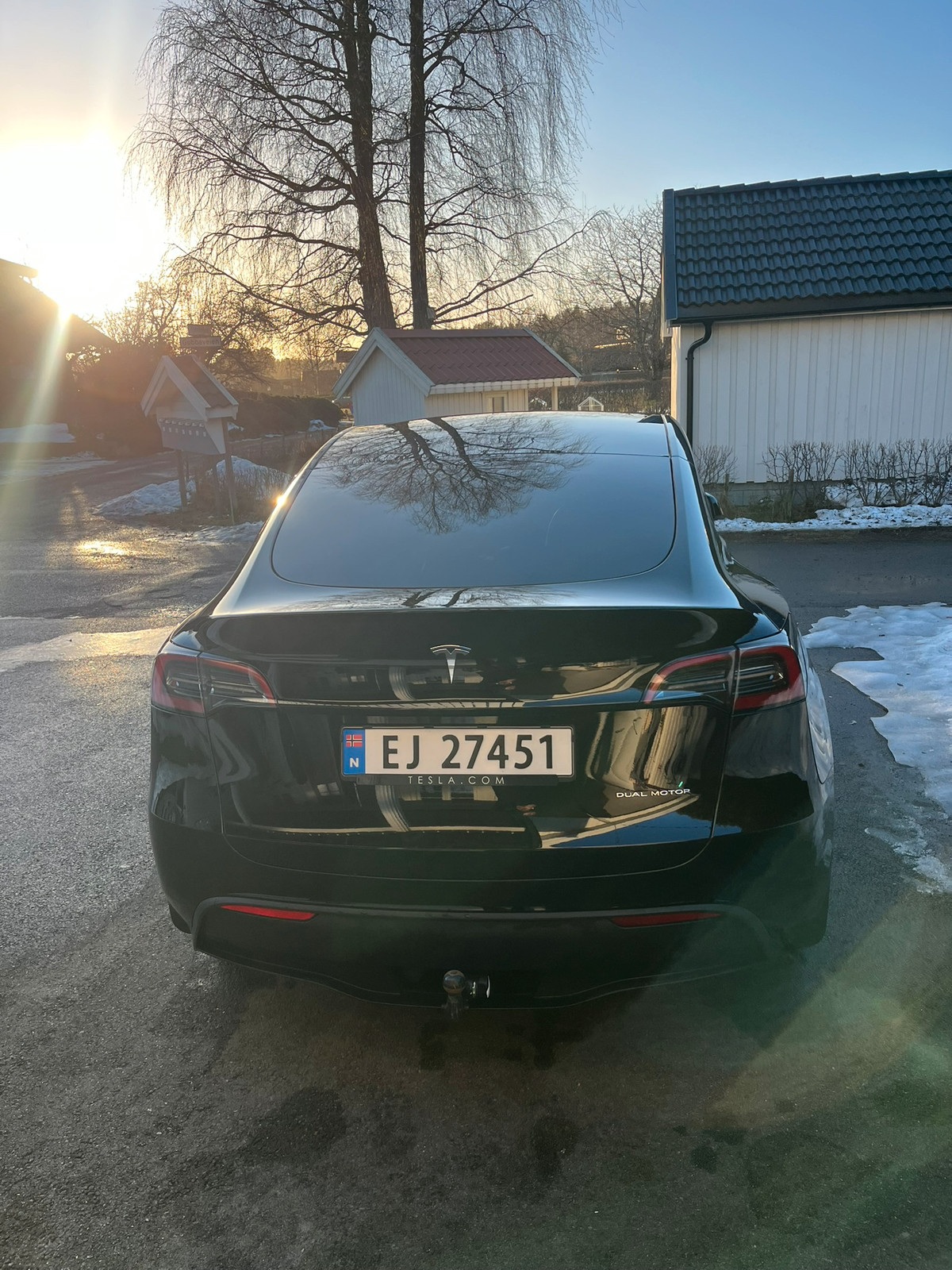 Tesla Model Y Long Range AWD 3