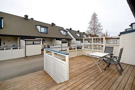 30029_33108_2_LOW Galleribilde