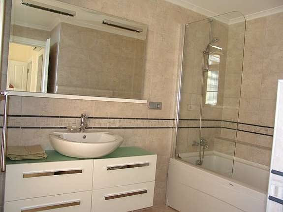 Villa DELUXE - 224 m2 stor baderom Galleribilde