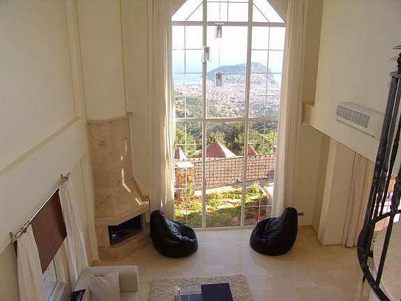 Villa DELUXE - 224 m2 stor stue med høyt vindo,direkt utsikt over Alanya, mot havet og borgen. Galleribilde