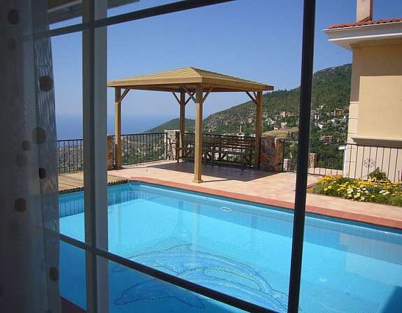 Villa DELUXE - 224 m2 utsikt fra soverom mot privat basseng, flott sjøutsik Galleribilde