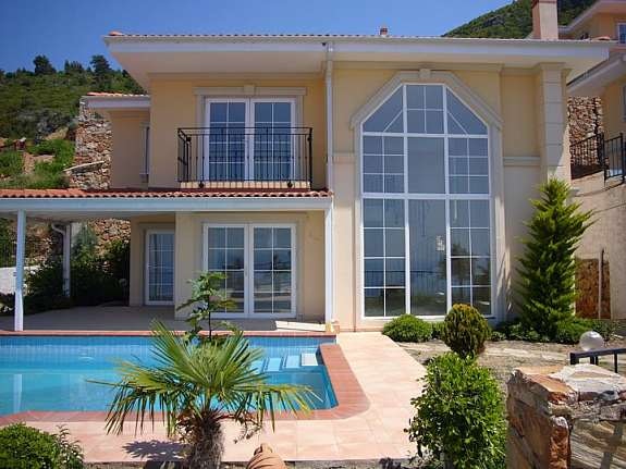 Villa DELUXE - 224 m2 med eget tomt 450-500 m2, privat basseng,stor garasje. Galleribilde