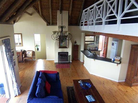 Åpen planløsning med peis Galleribilde