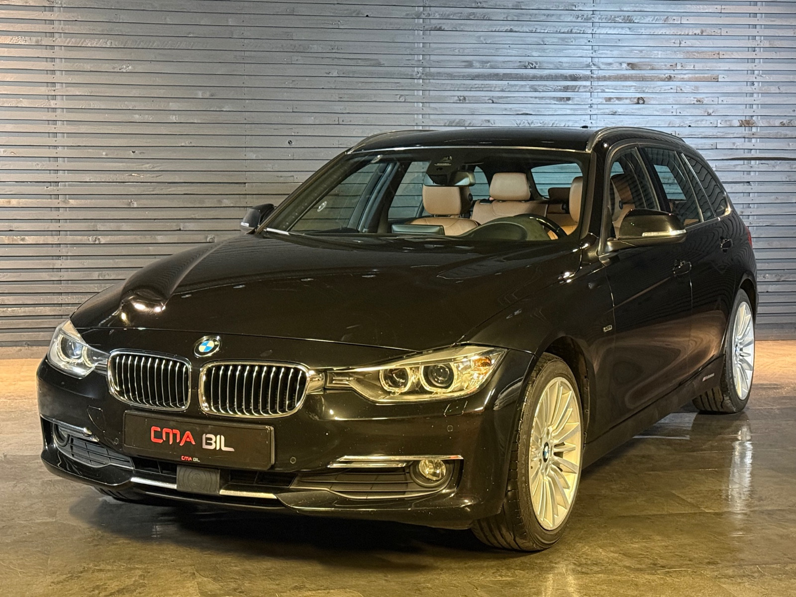 BMW 3-serie 320d xDrive 200hk/Luxury/Keyless/Navipro/ACC/H.feste 2