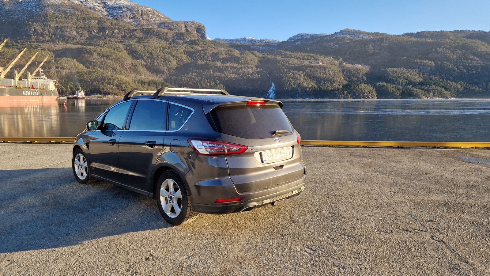 Ford S-MAX 2,0 TDCi 180hk Titanium AWD aut 7-s 3