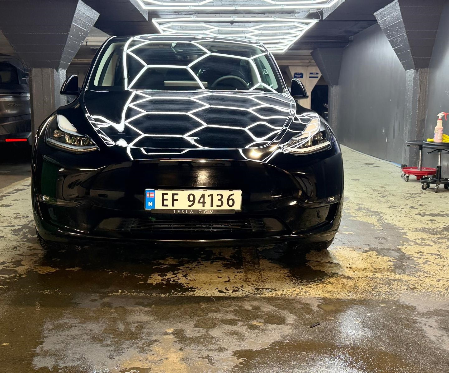 Tesla Model Y Performance AWD 2