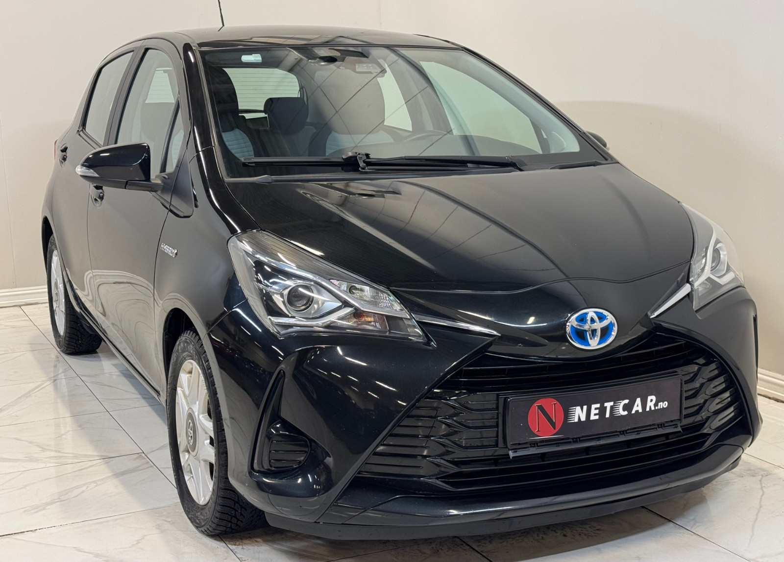 Toyota Yaris HYBRID AUTOMAT/RYGGEKAMERA/NAVI/AC LAV KM 3