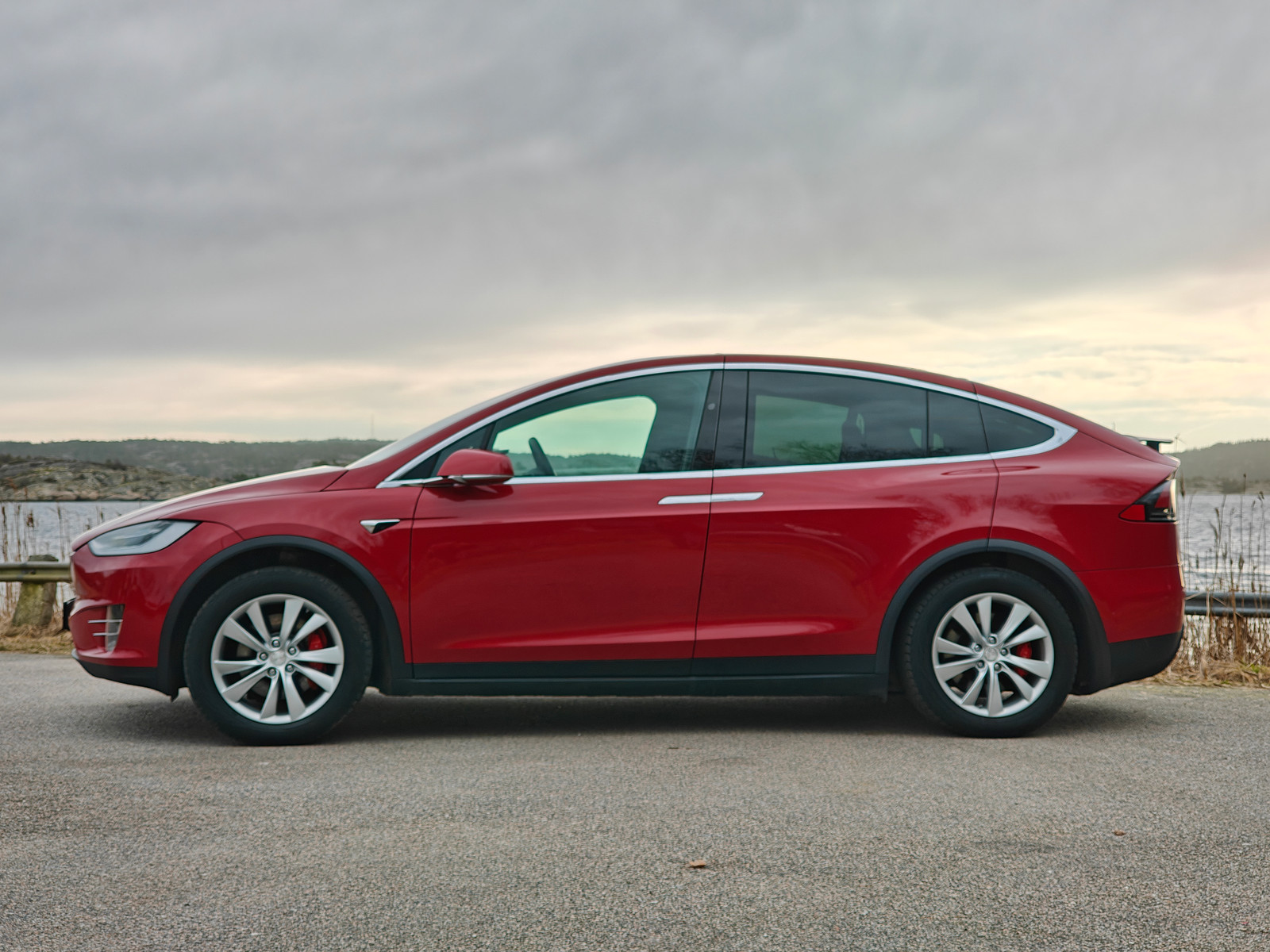 Tesla Model X Ludicrous Performance 7-s 3