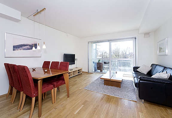 Plass til både sofagruppe og spisebord Galleribilde