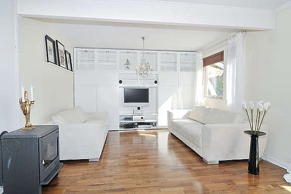 Stue m/peisovn Galleribilde