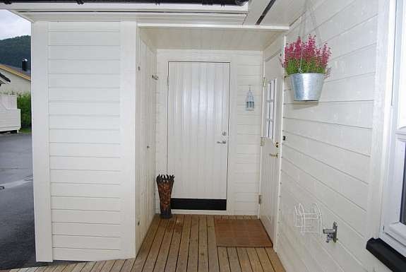 Inngangsparti, adkomst uteboder Galleribilde