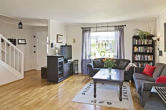 Delikat stue med pene overflater. Galleribilde