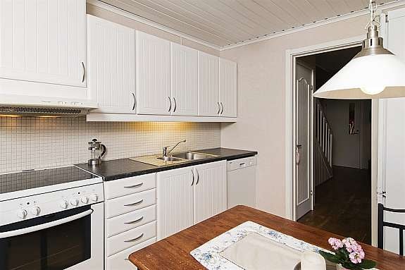 Inngang til stuen fra kjøkkenet. Galleribilde