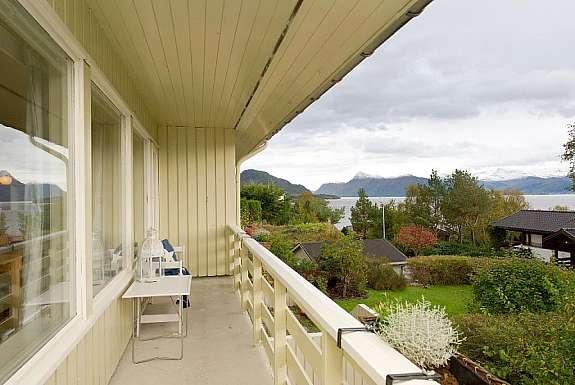 Veranda med flott utsikt Galleribilde