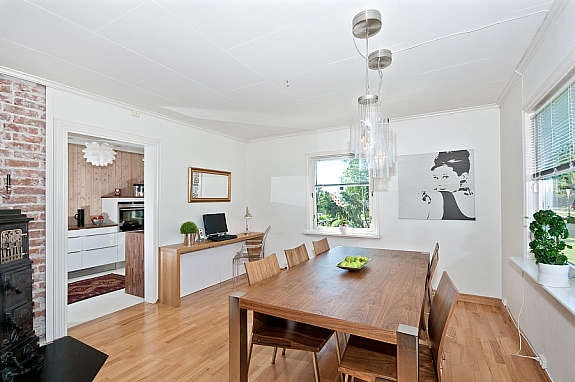 Lys og trivelig spisestue. Galleribilde