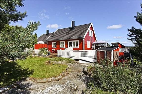 Fasade fra hage siden, mot friarelaer Galleribilde