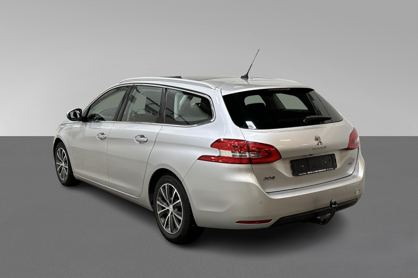 Peugeot 308 SW 1,2T 131HK AUT/Pano/Krok/Kamera/Navi/PDC/DAB/EUoK 2