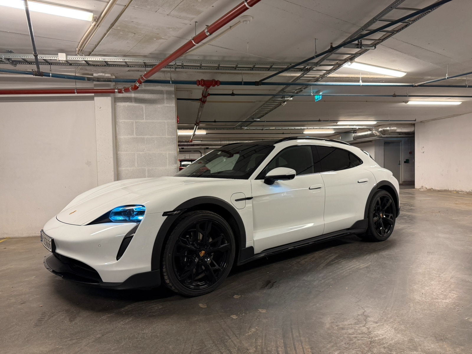 Porsche Taycan Cross Turismo